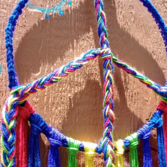 Crochet Peace Dream - Picture 3 of 3